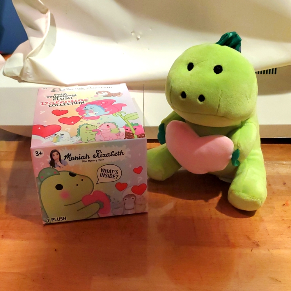 Moriah Elizabeth Mystery Plush Valentine Collection Pickle